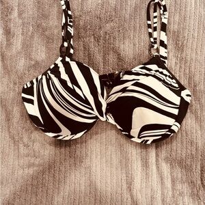 Stylish Black and White Women's swim Top
